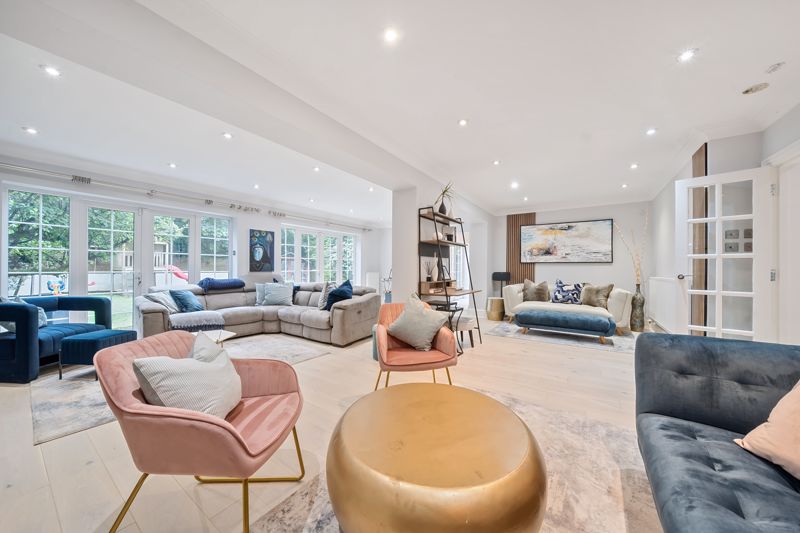 Sitting Room- click for photo gallery